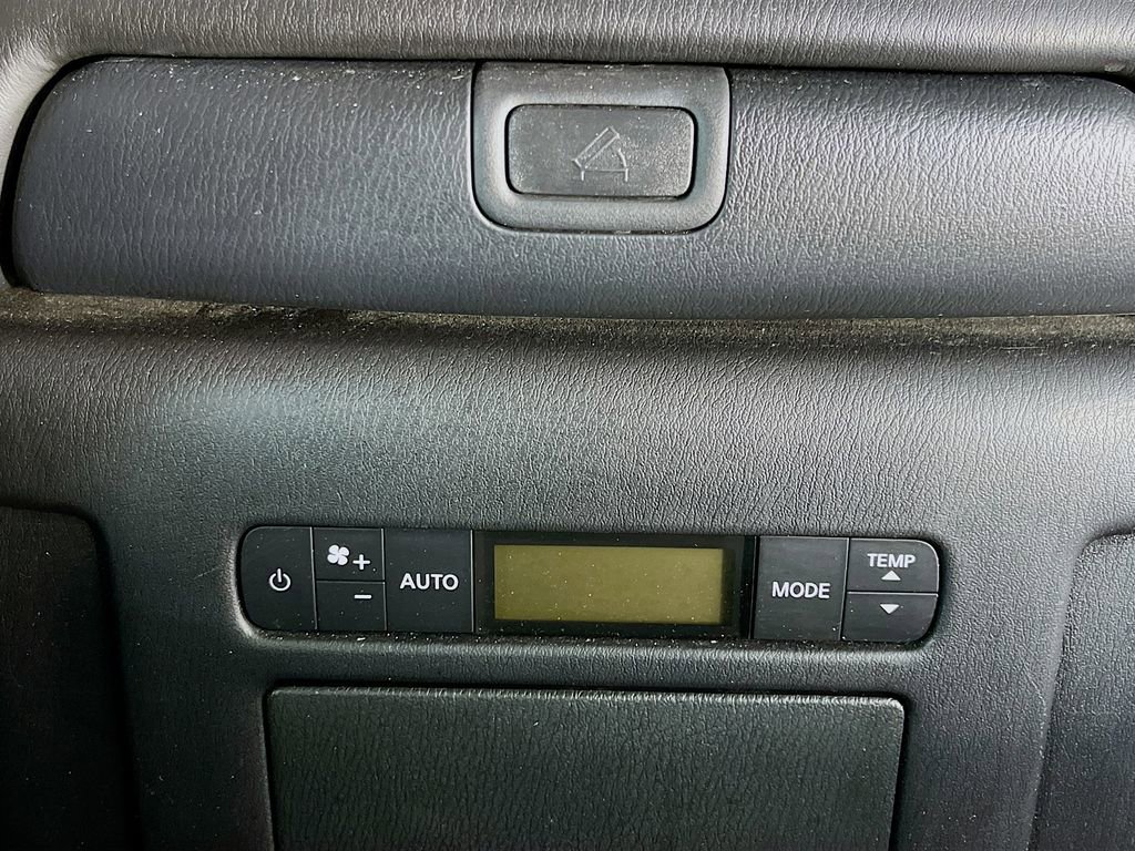 Used 2024 Nissan Armada SL w/ Captain's Chairs Package image 36