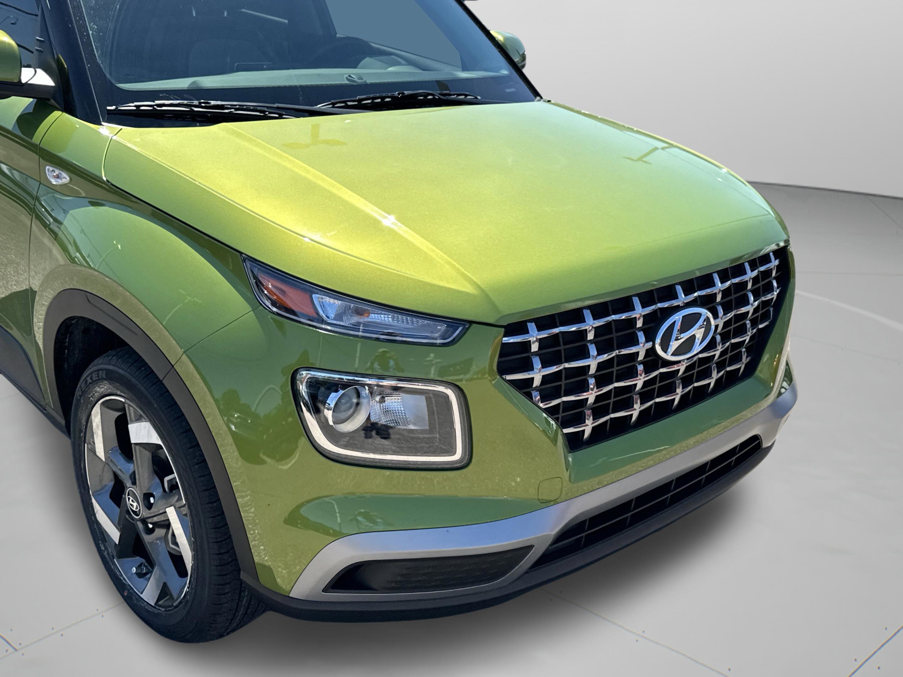 Certified 2023 Hyundai Venue SEL FWD image 32