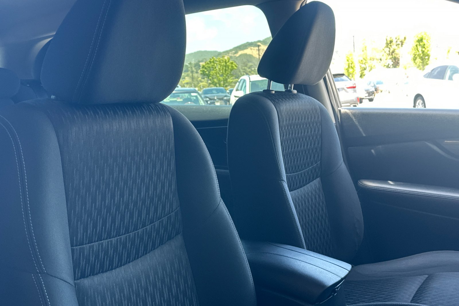 Used 2019 Nissan Rogue SV FWD image 32