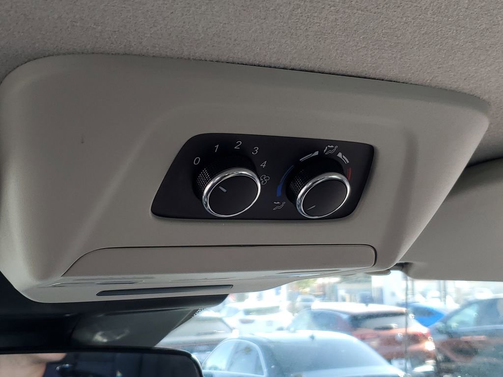 Used 2023 Ford Transit 350 XLT image 29