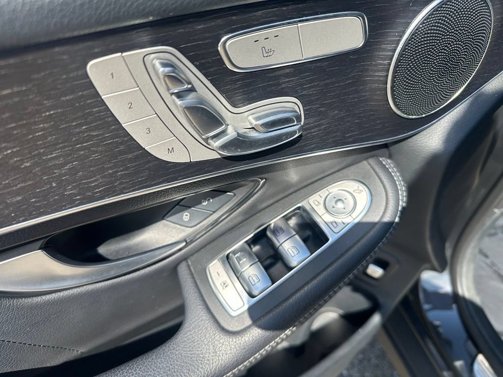Used 2022 Mercedes-Benz GLC 300 4MATIC image 15
