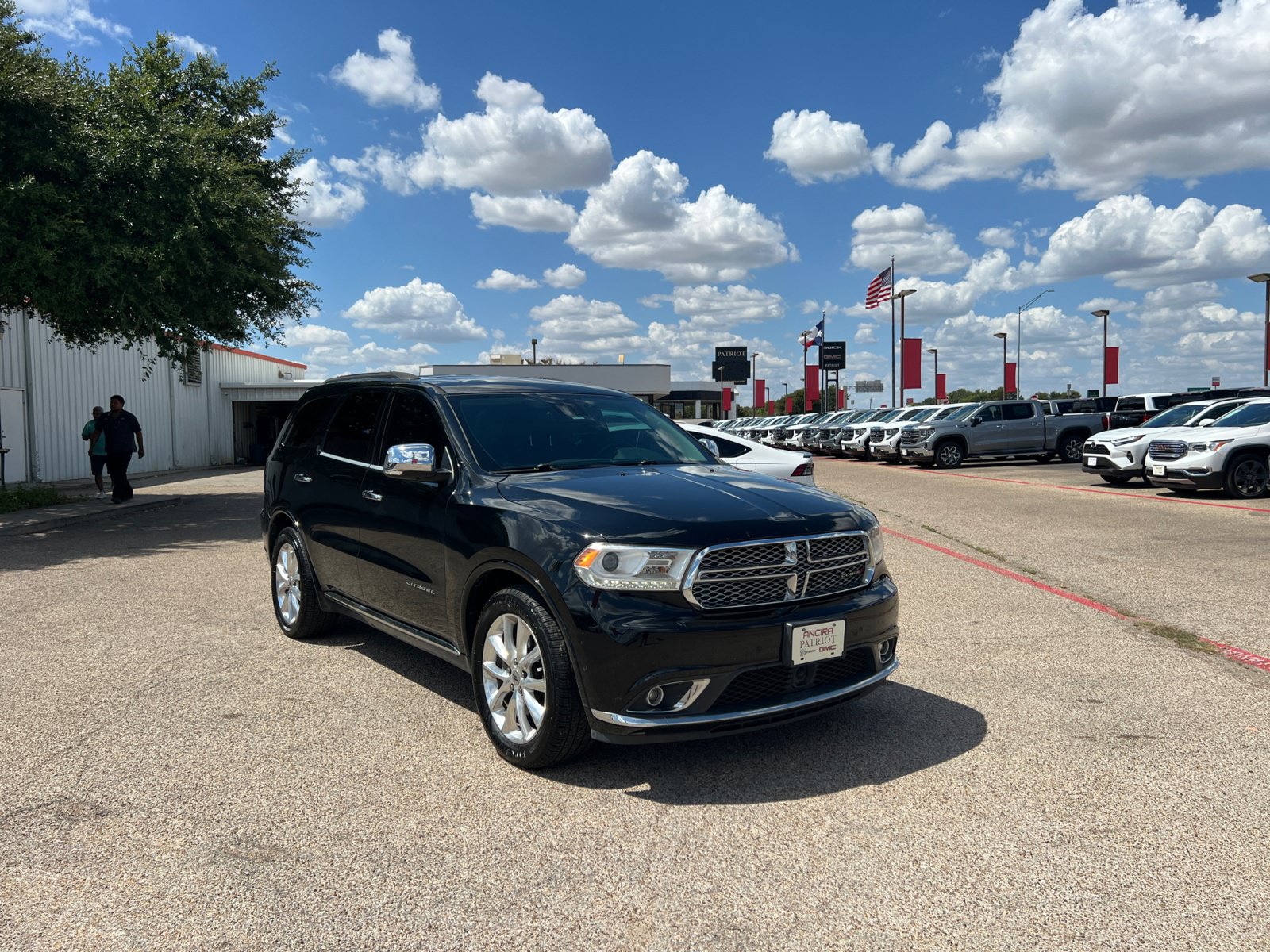 Used 2020 Dodge Durango Citadel w/ Technology Group RWD image 2