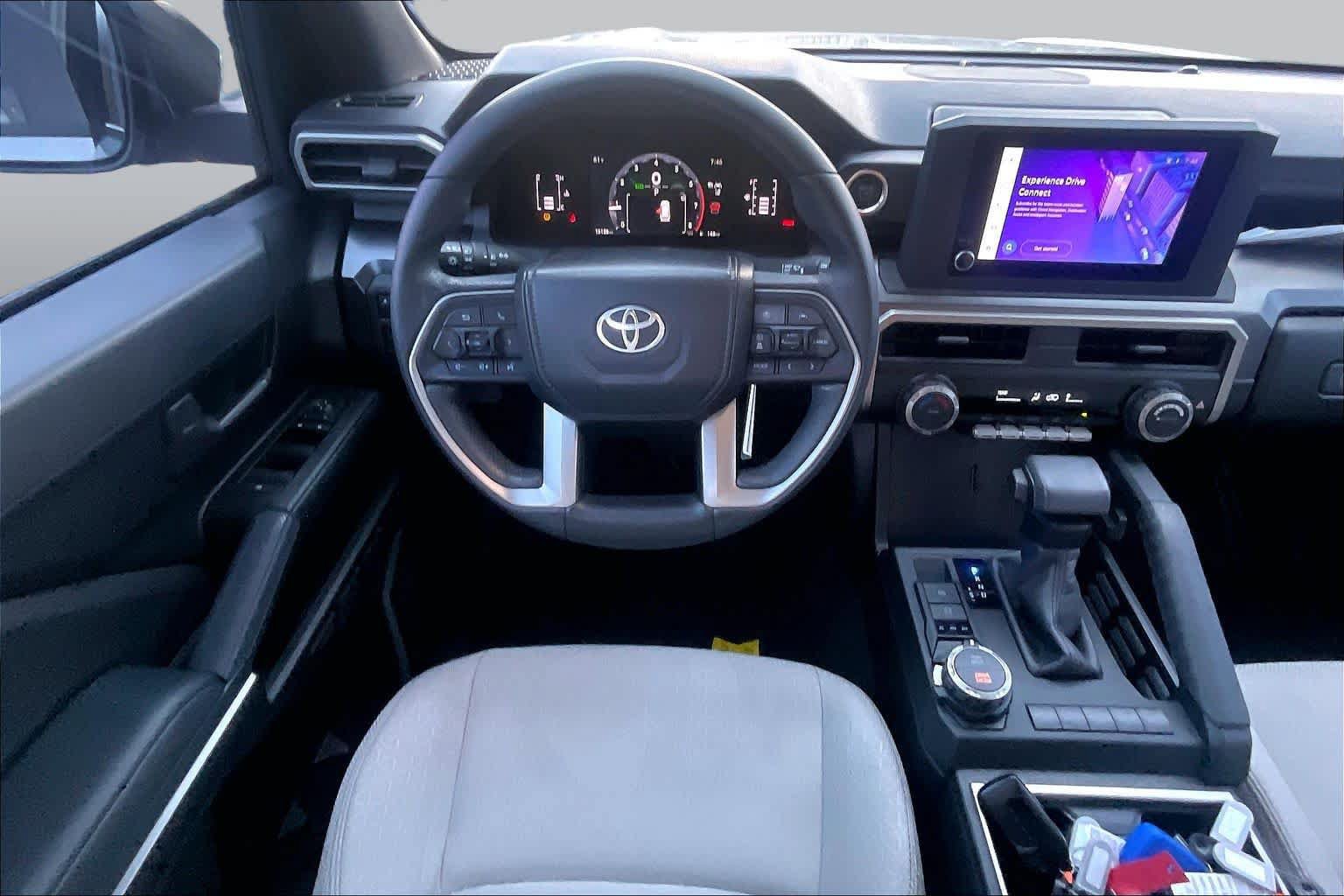 Used 2025 Toyota 4Runner SR5 AWD/4WD image 6