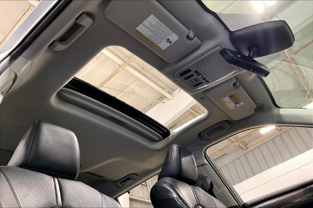 Used 2022 Toyota Highlander Limited AWD/4WD image 24