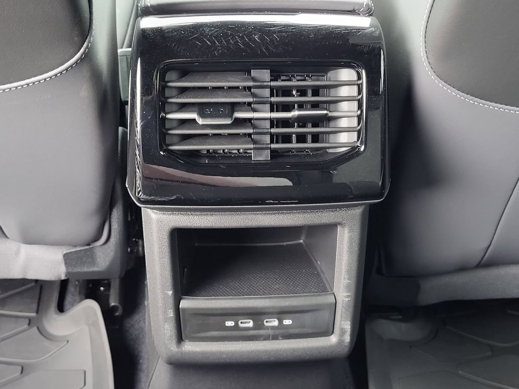 Used 2024 Volkswagen ID.4 2WD image 23