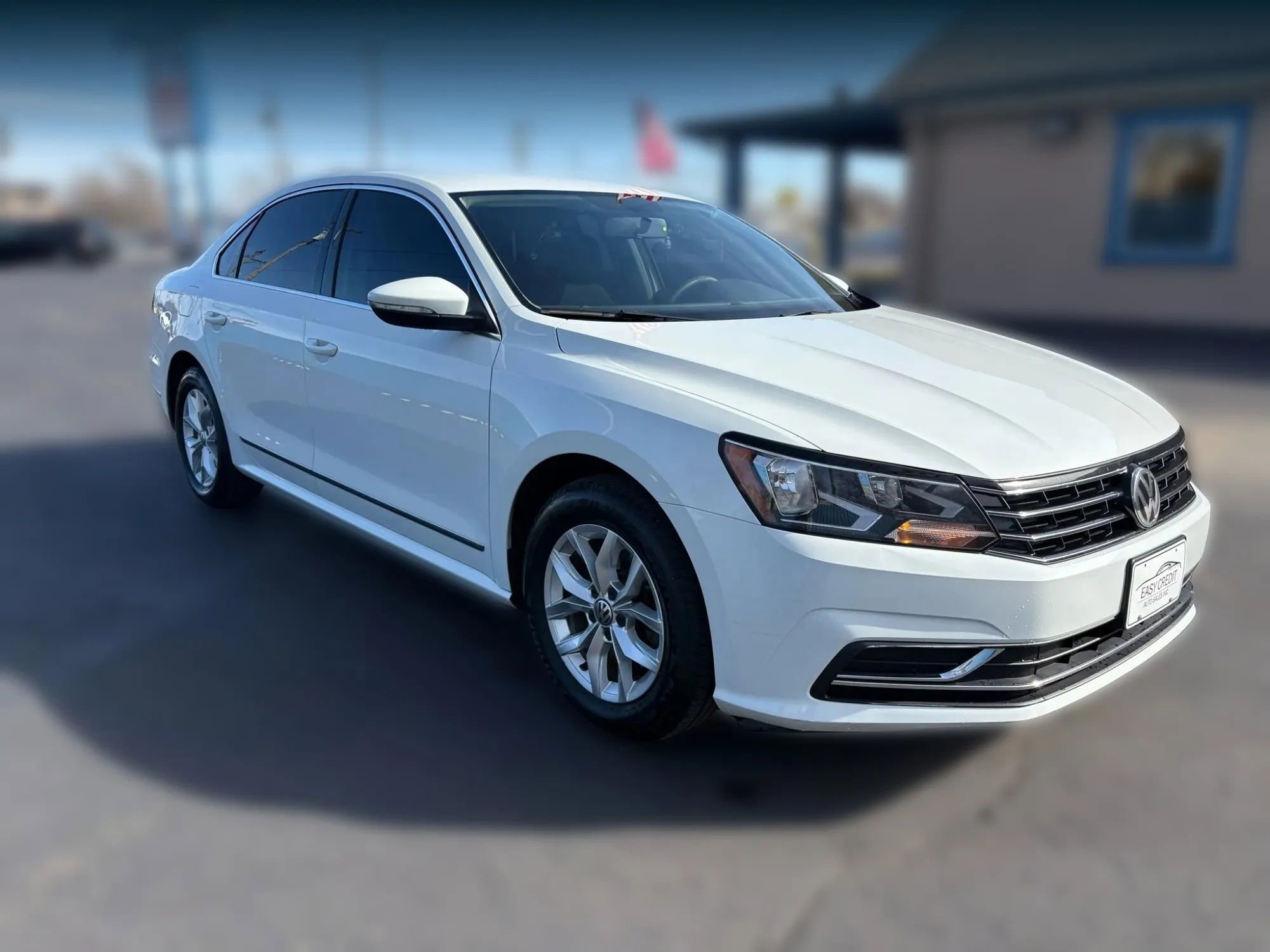 Used 2017 Volkswagen Passat 1.8T S image 9