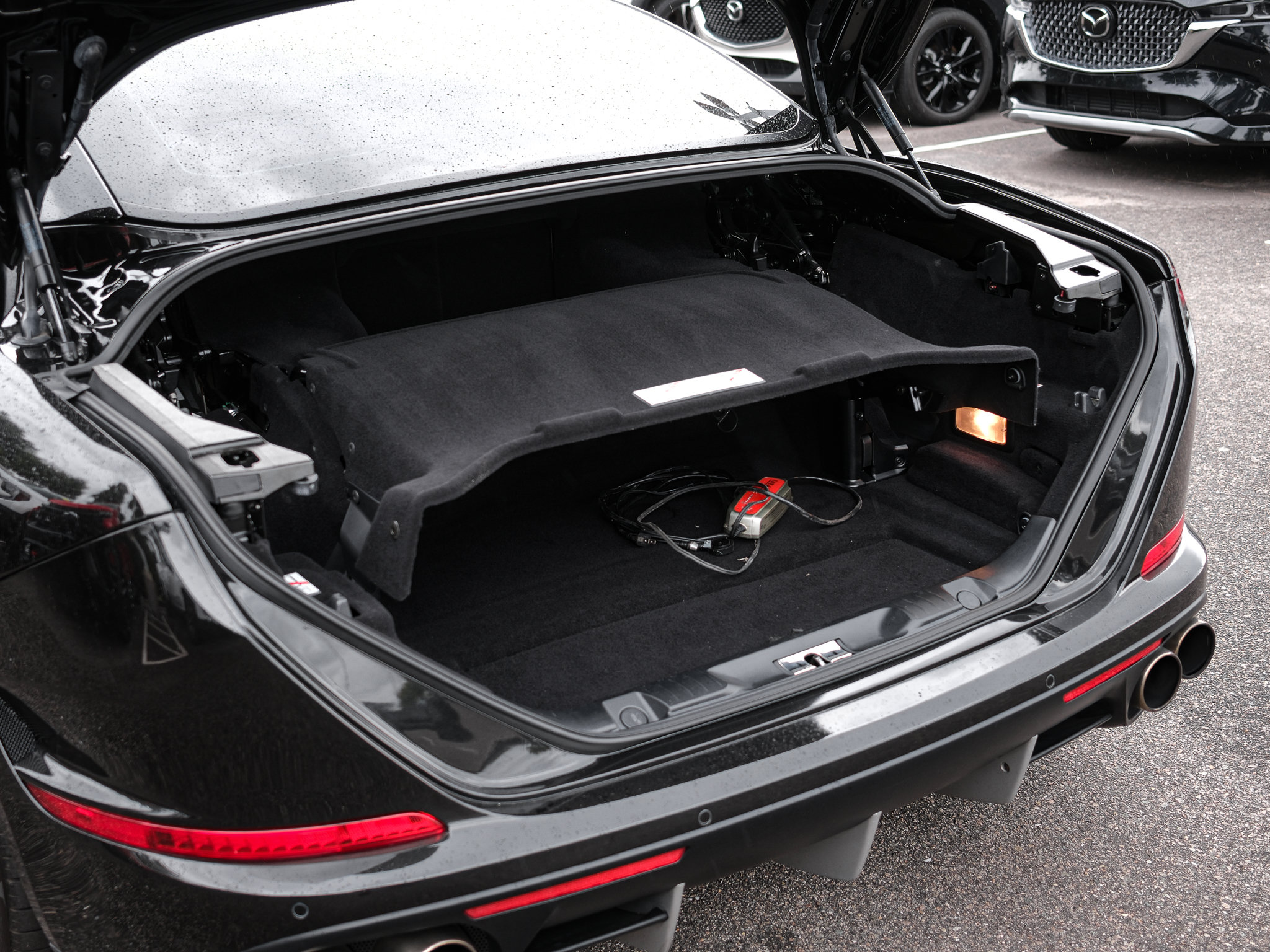 Used 2017 Ferrari California T RWD image 35