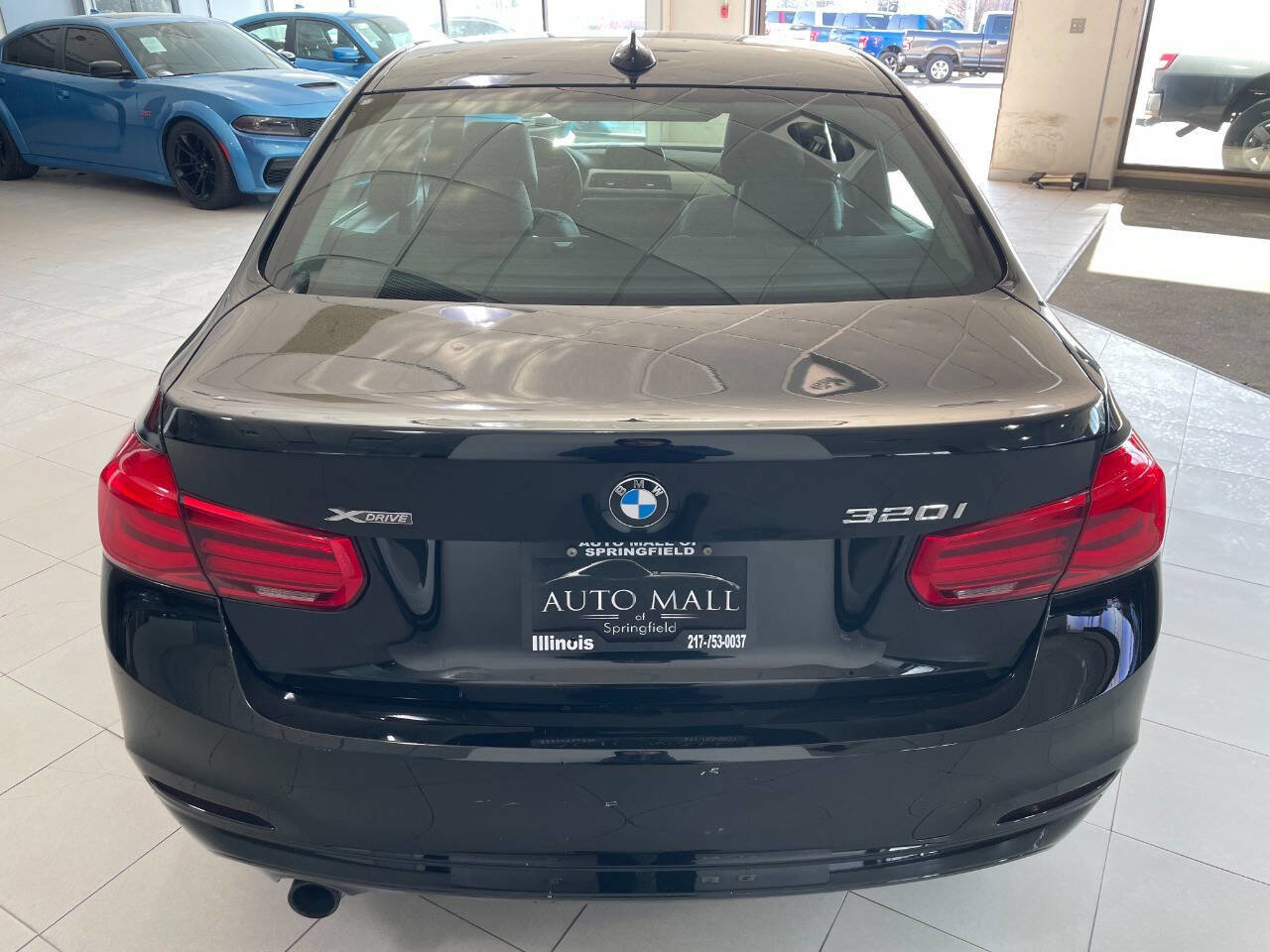 Used 2017 BMW 320i xDrive Sedan image 6