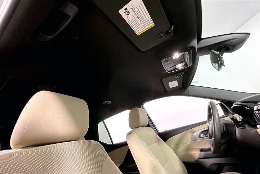 Used 2023 Chevrolet Traverse LS FWD image 22