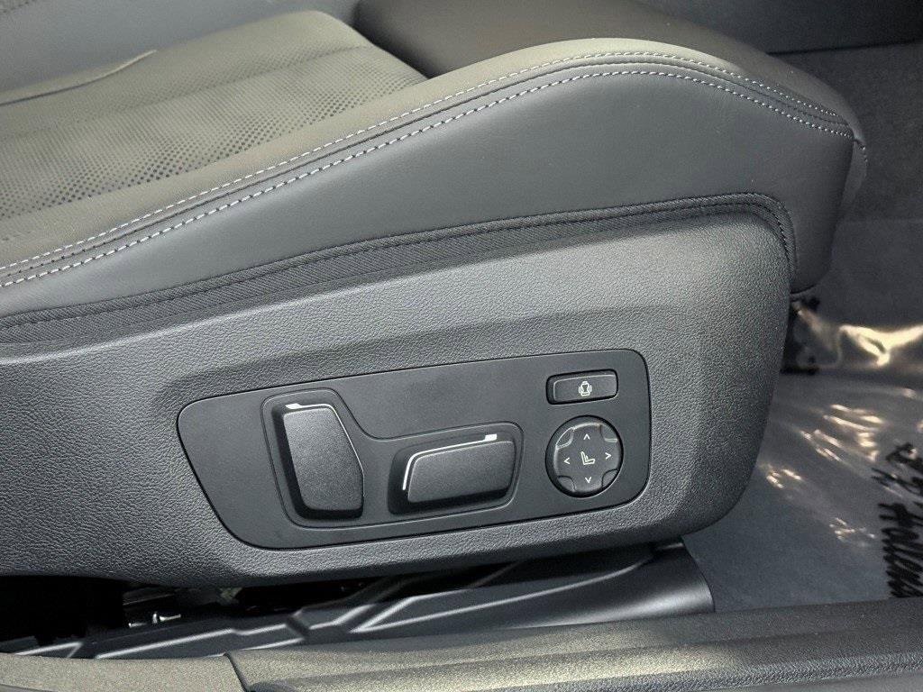 Used 2024 BMW M3 Competition w/ Executive Package image 20