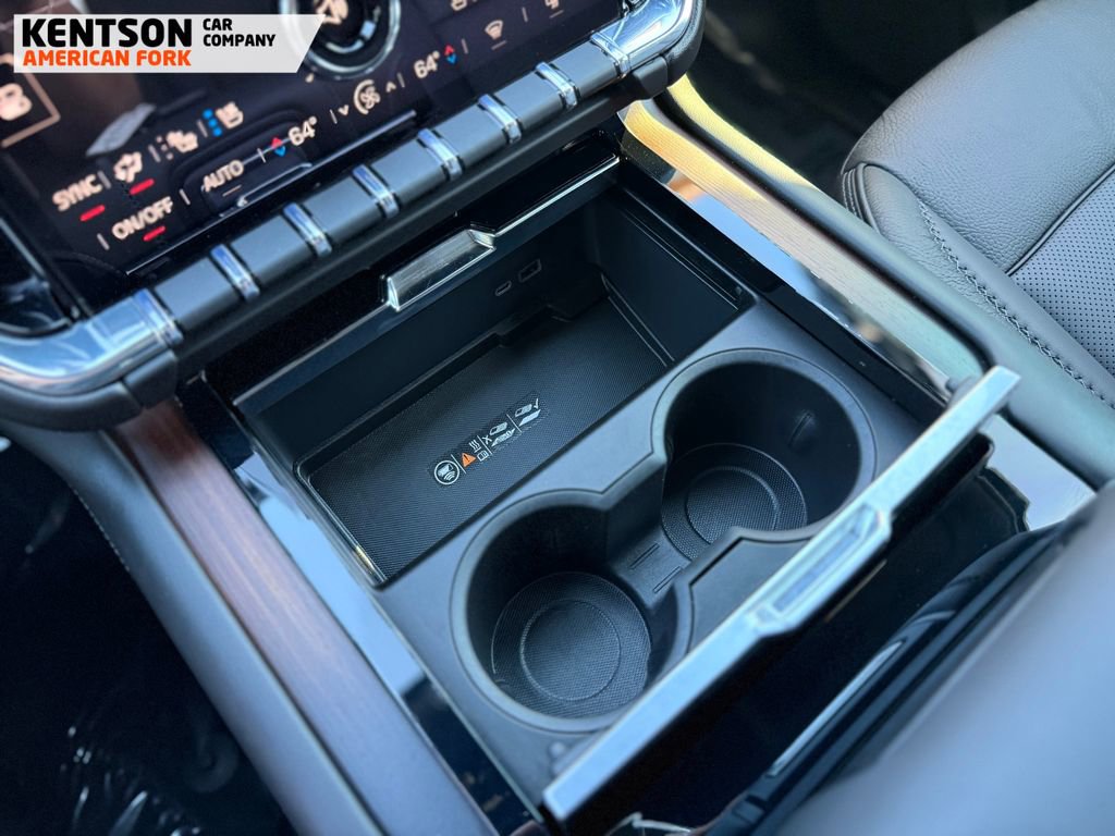 Used 2025 GMC Yukon Denali w/ Sun & Power Step Package image 27