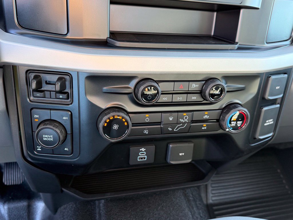 New 2027 Ford F250 XL w/ XL Chrome Package AWD/4WD image 16
