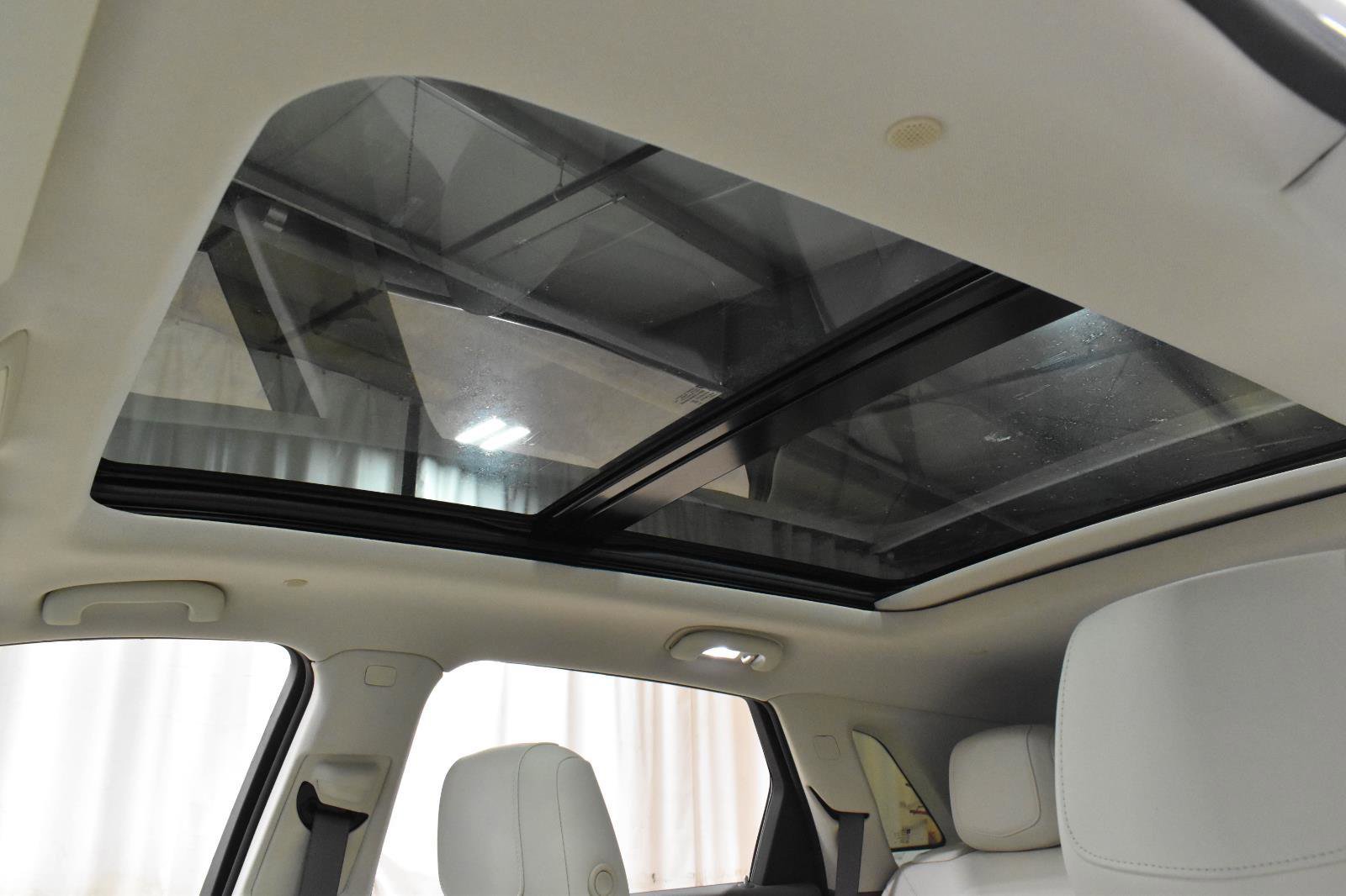 Used 2023 Cadillac XT5 Premium Luxury w/ LPO, Floor Liner Package image 4