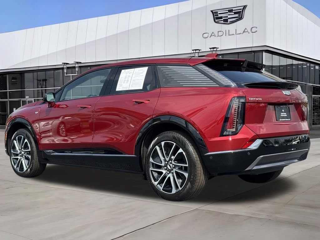 Certified 2025 Cadillac Optiq Sport 2 w/ LPO, Floor Liner Package AWD/4WD image 5