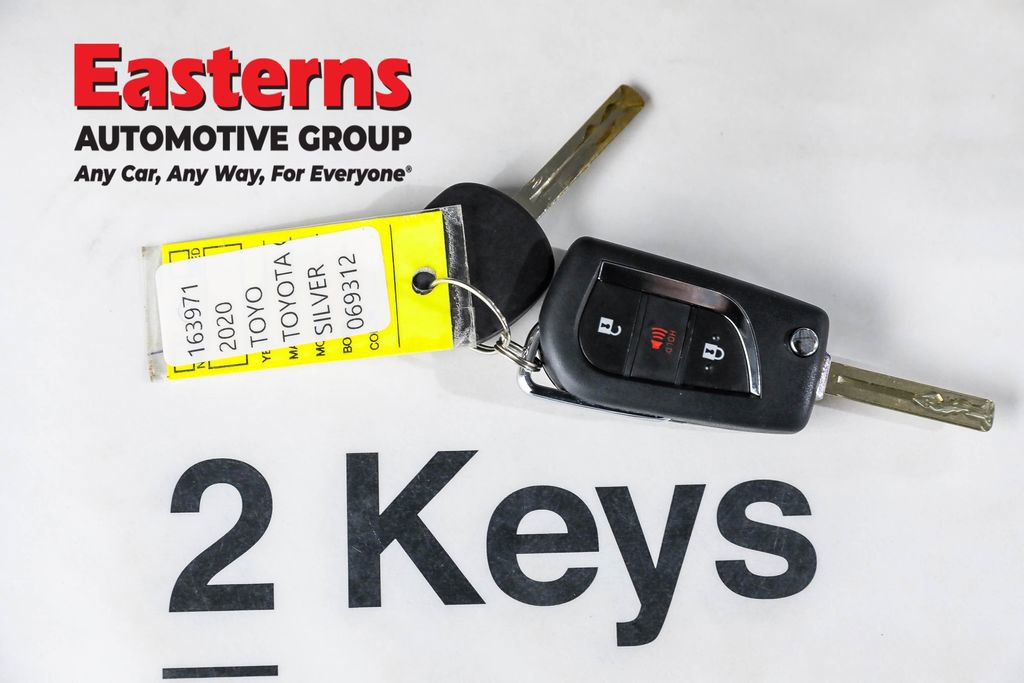 Used 2020 Toyota C-HR LE image 23