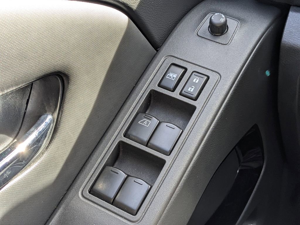 Used 2022 Nissan Frontier PRO-4X image 26