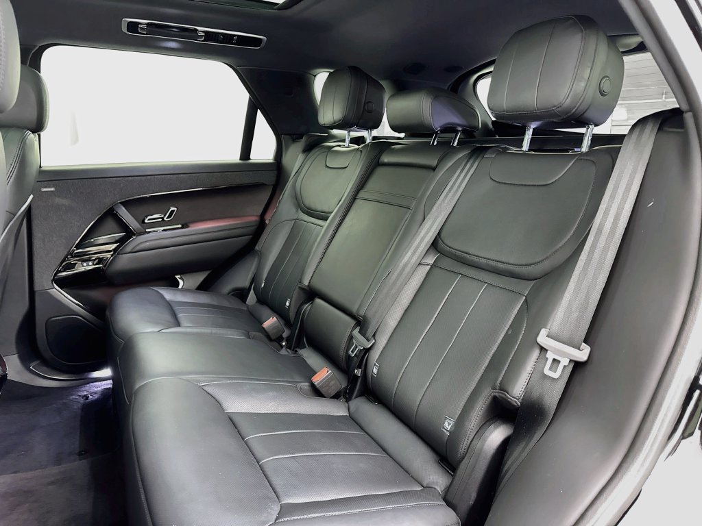 Used 2024 Land Rover Range Rover Sport SE AWD/4WD image 25