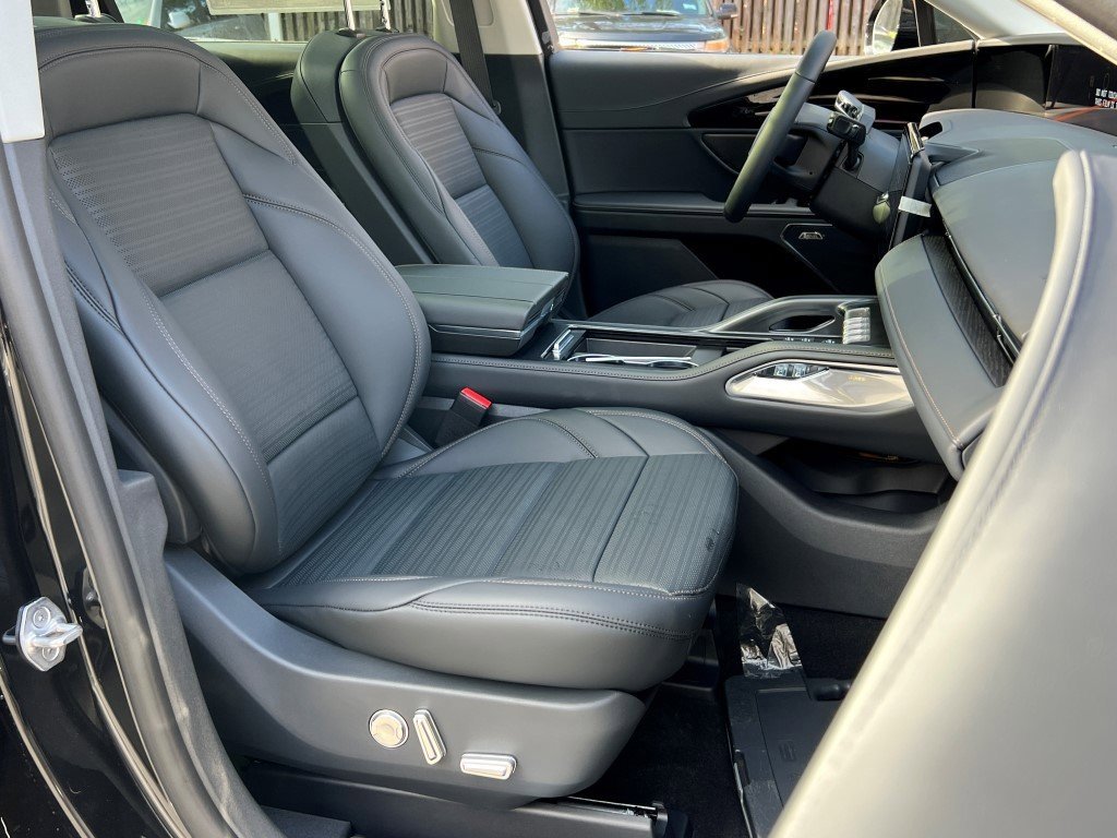 New 2026 Lincoln Nautilus Reserve w/ Jet Appearance Package image 8