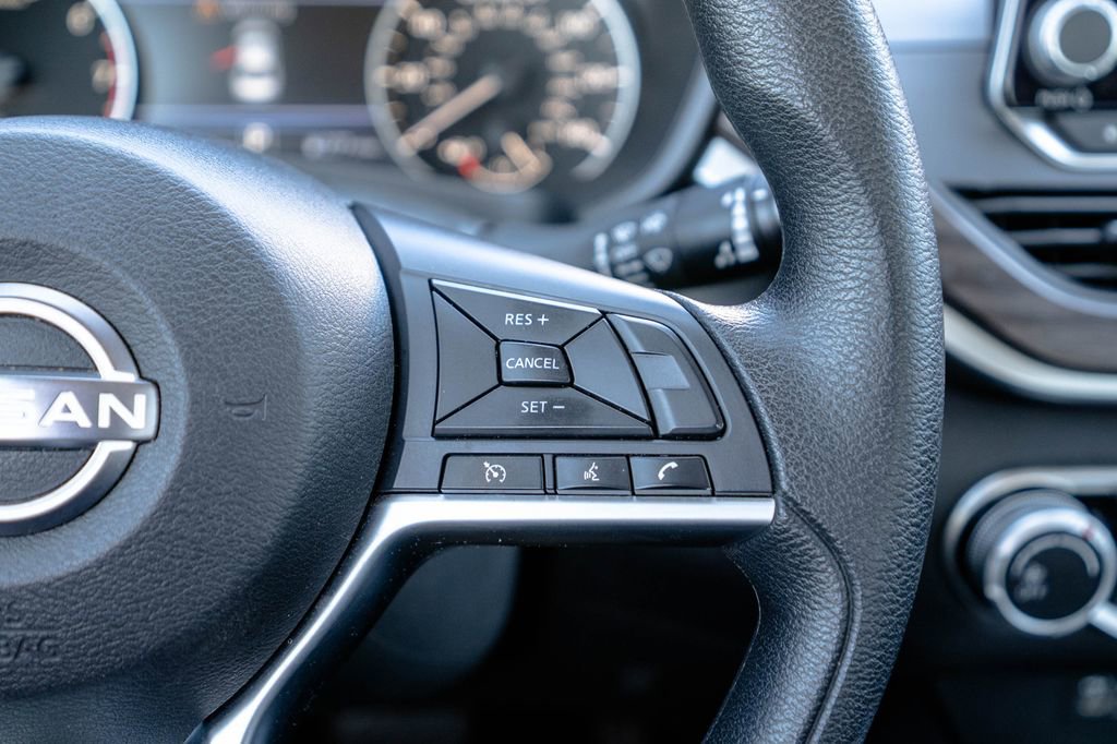 Used 2024 Nissan Altima 2.5 SV FWD image 16