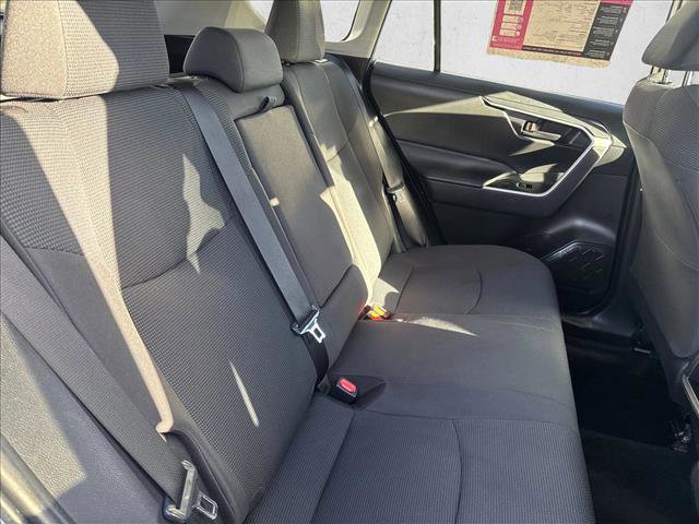 Used 2021 Toyota RAV4 LE image 22