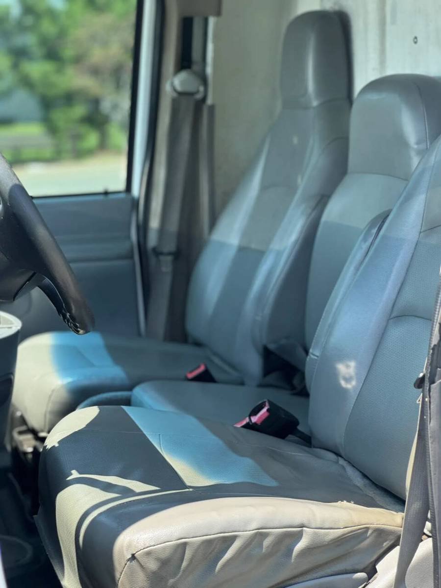 Used 2011 Ford E-450 and Econoline 450 Super Duty RWD image 9