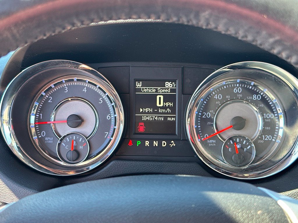 Used 2014 Chrysler Town & Country Touring FWD image 30