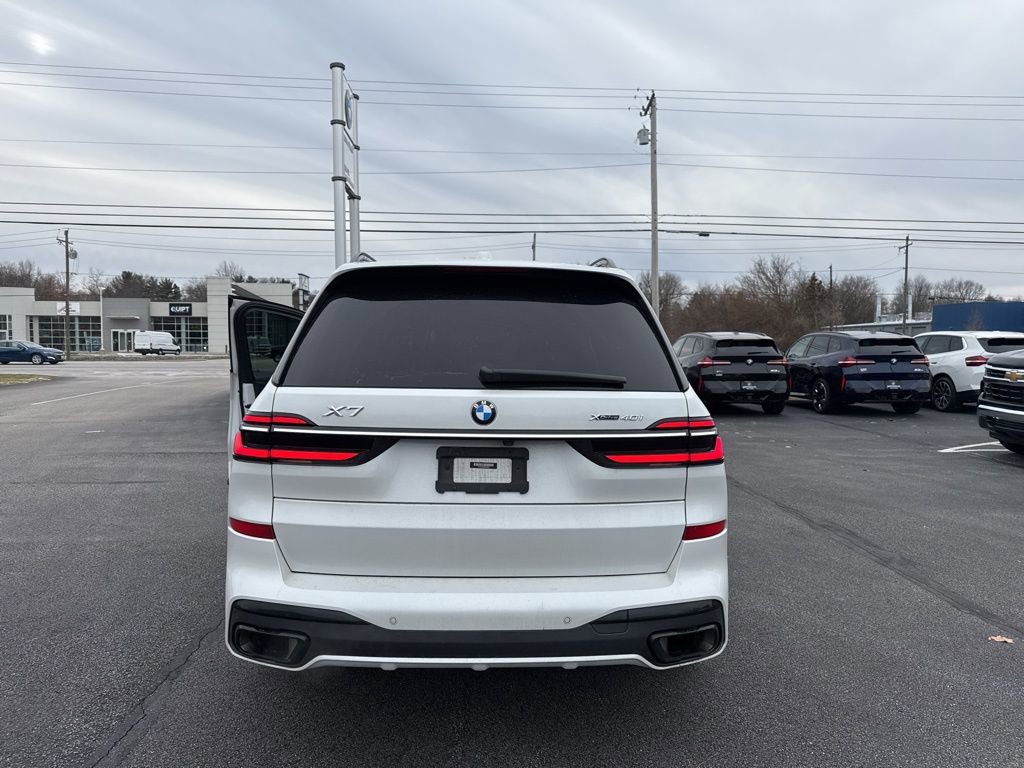 Used 2024 BMW X7 xDrive40i w/ Premium Package image 22