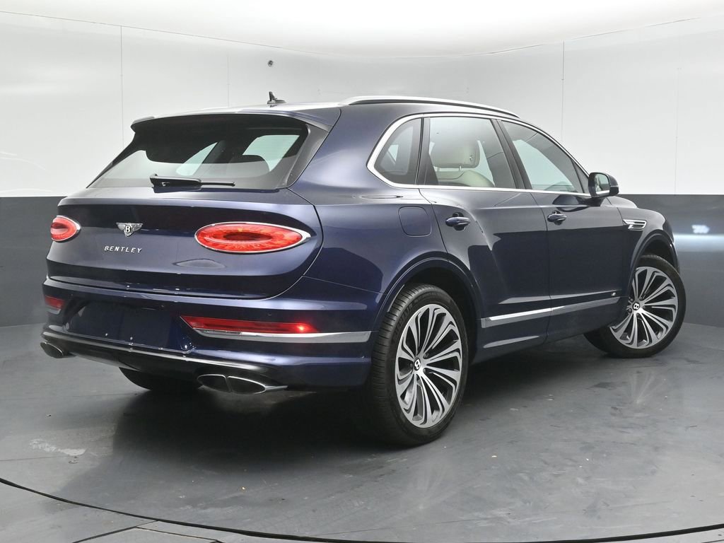 Used 2021 Bentley Bentayga image 3