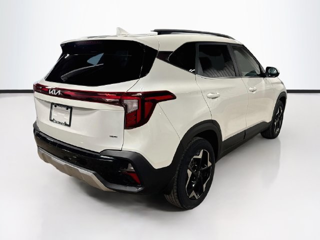 Used 2024 Kia Seltos EX AWD/4WD image 7