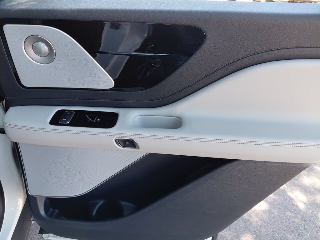 New 2026 Lincoln Aviator Reserve AWD/4WD image 59
