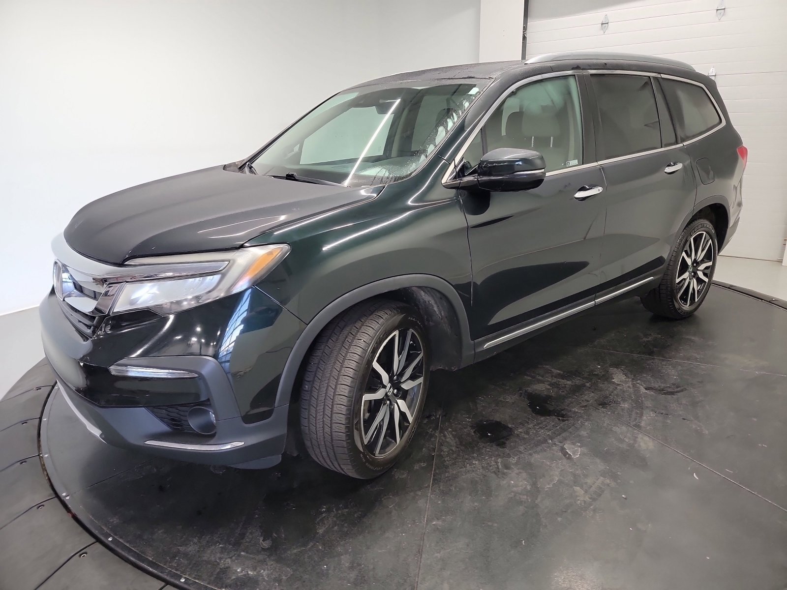Used 2019 Honda Pilot Touring image 3