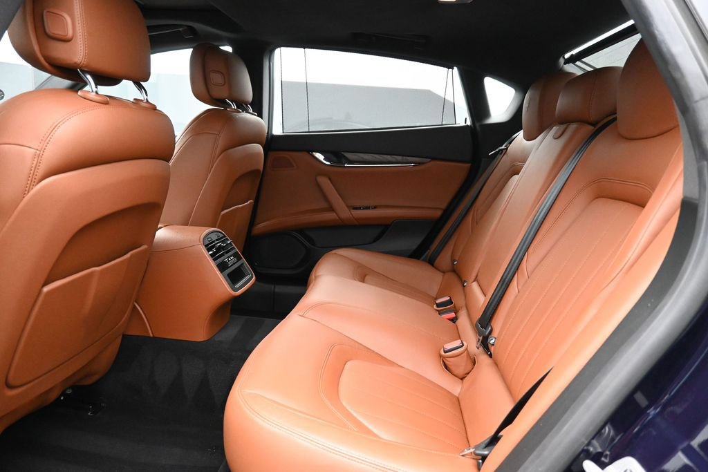 Used 2018 Maserati Quattroporte S Q4 AWD/4WD image 23