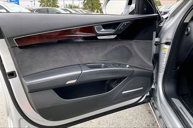 Used 2013 Audi A8 L 4.0T image 17