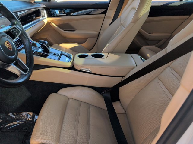 Used 2017 Porsche Panamera image 16
