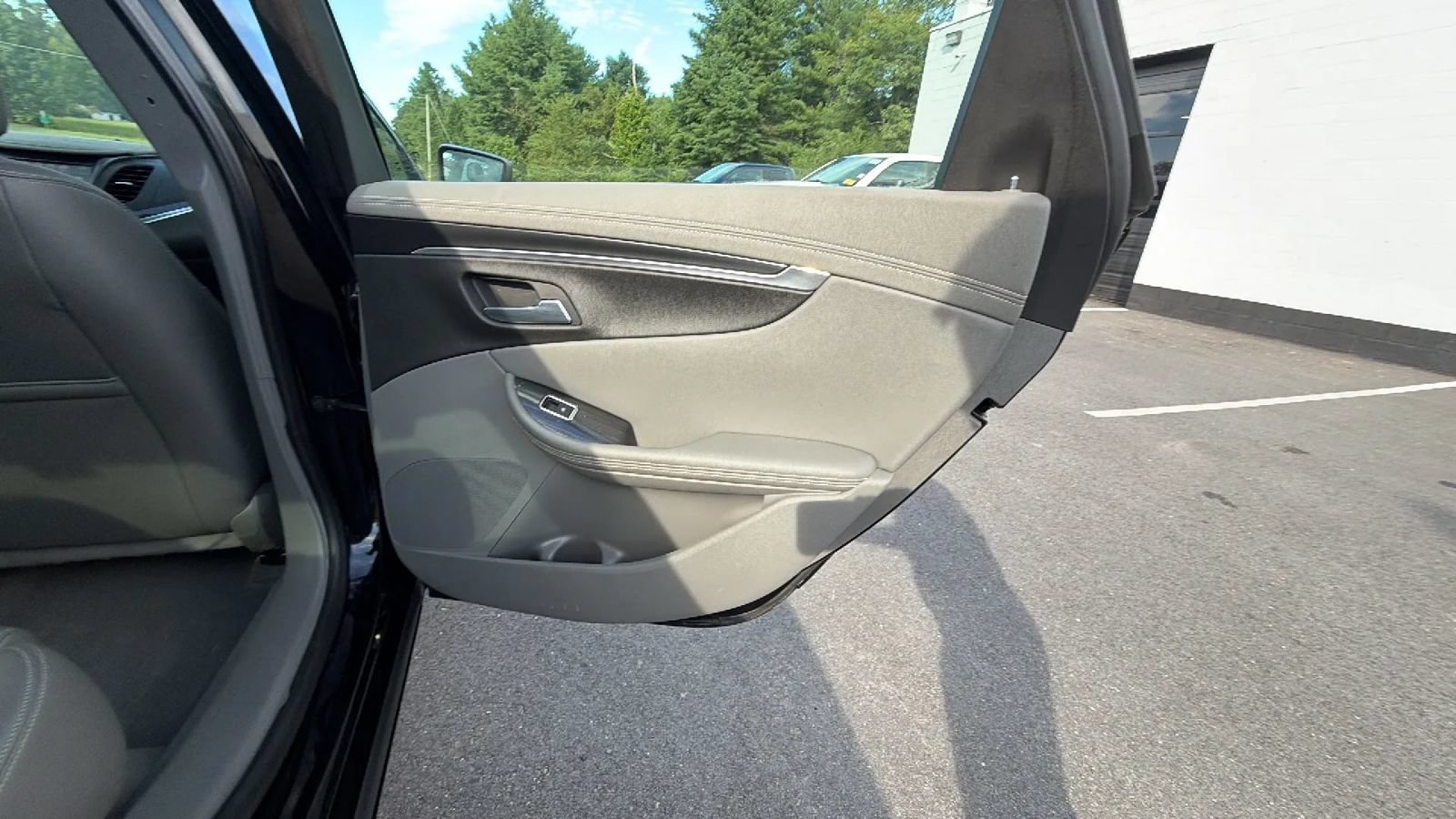 Used 2018 Chevrolet Impala LS FWD image 40