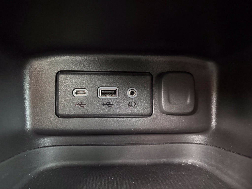 Used 2024 Chevrolet Equinox RS FWD image 22