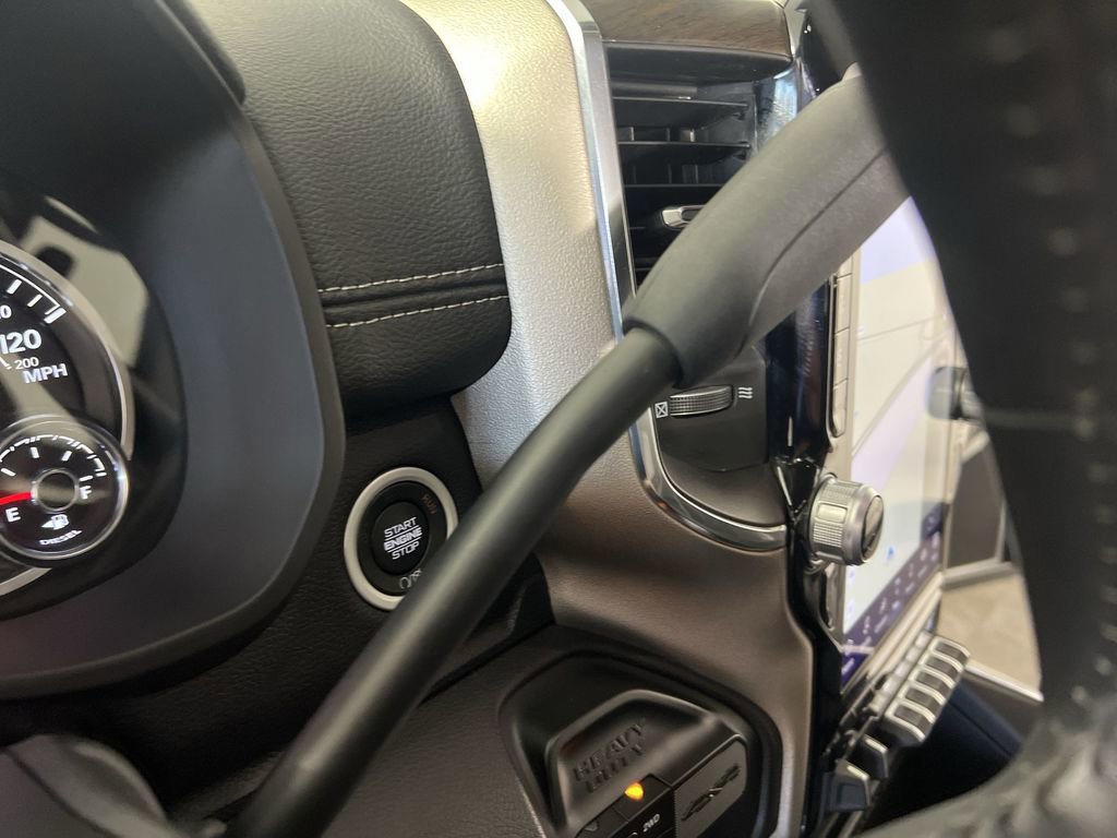 Used 2024 RAM 3500 Laramie AWD/4WD image 17