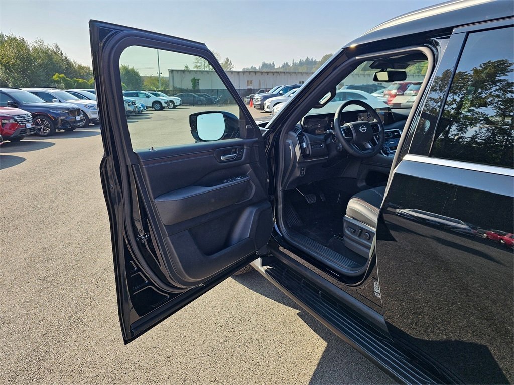 New 2025 Nissan Armada SL image 17