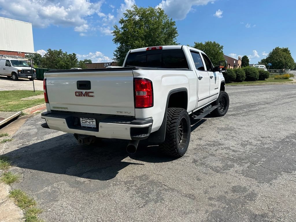 Used 2019 GMC Sierra 2500 Denali w/ Duramax Plus Package AWD/4WD image 3