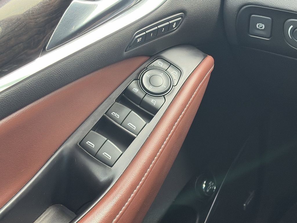 Used 2019 Buick Enclave Avenir image 29