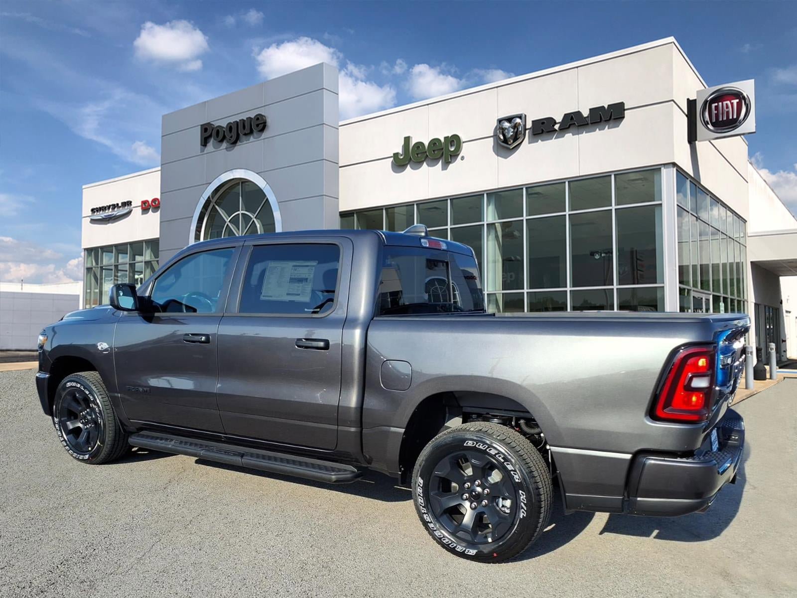 New 2026 RAM 1500 Express AWD/4WD image 3