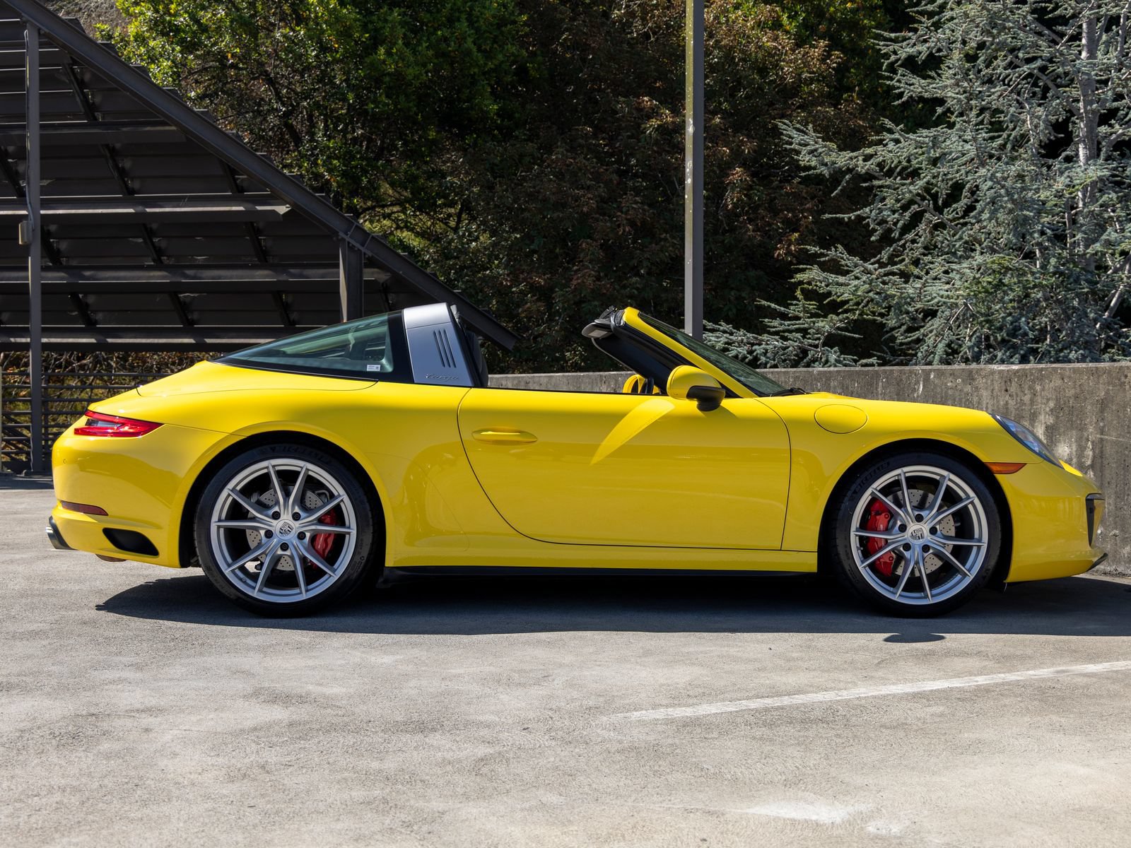 Certified 2019 Porsche 911 Targa 4S AWD/4WD image 12