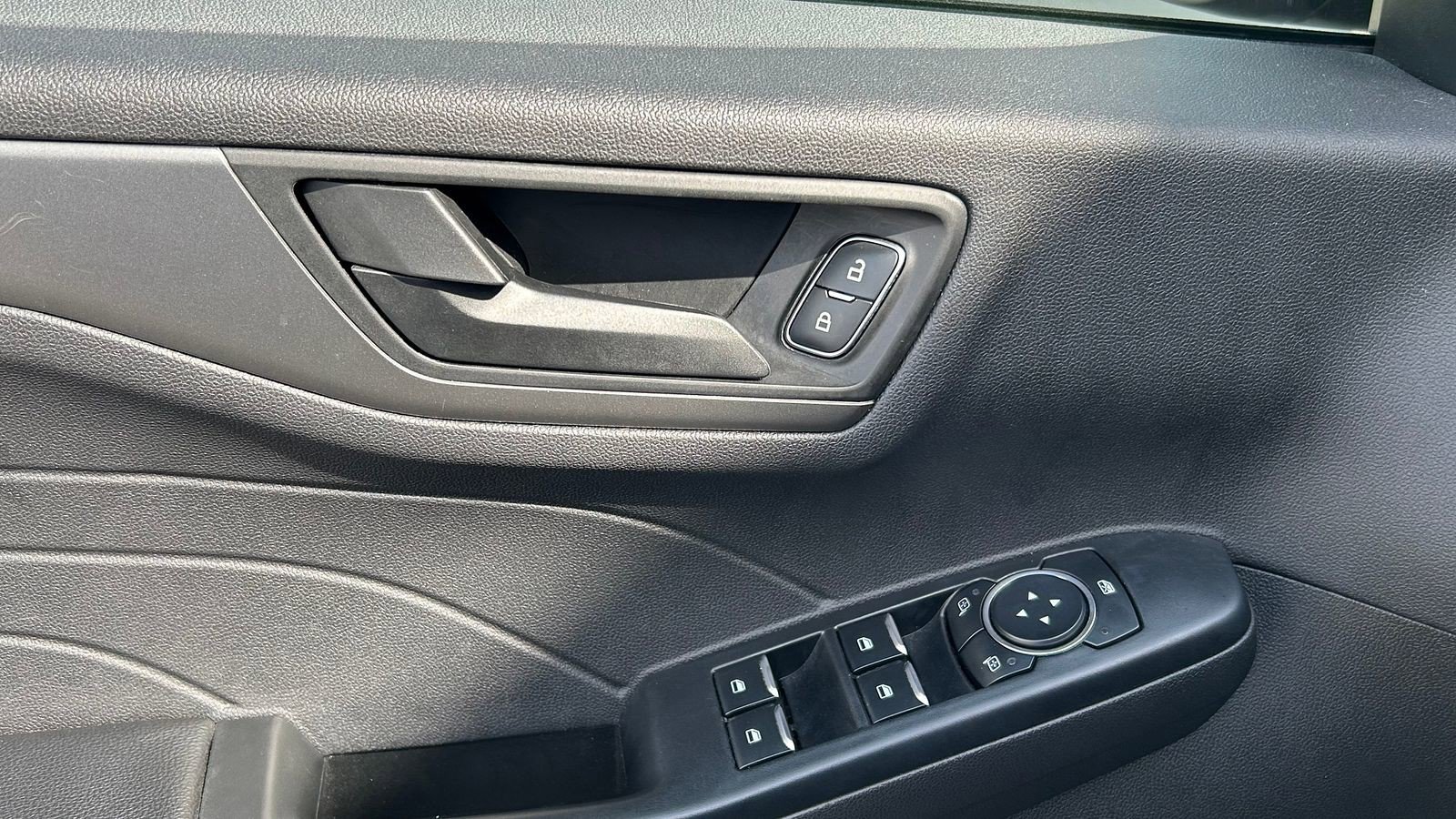 Used 2024 Ford Escape Active image 9