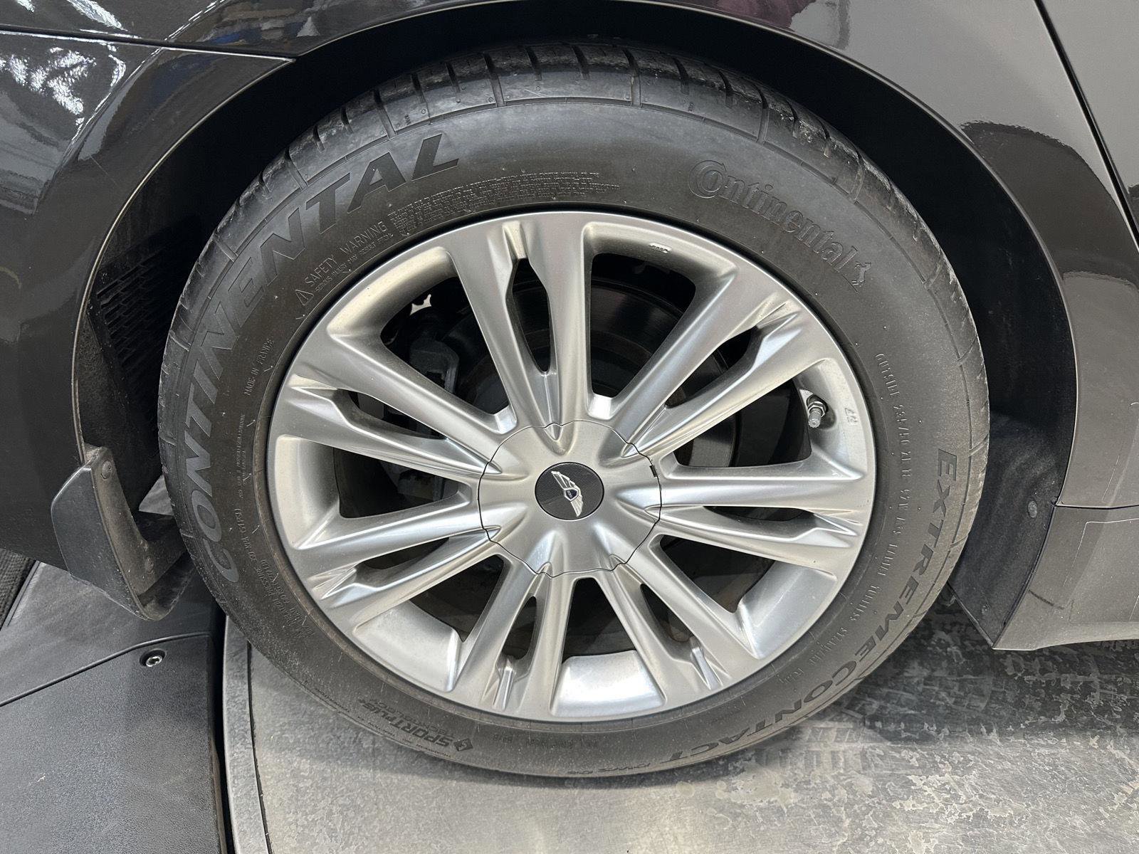 Used 2013 Hyundai Genesis 3.8 w/ Technology Pkg image 11