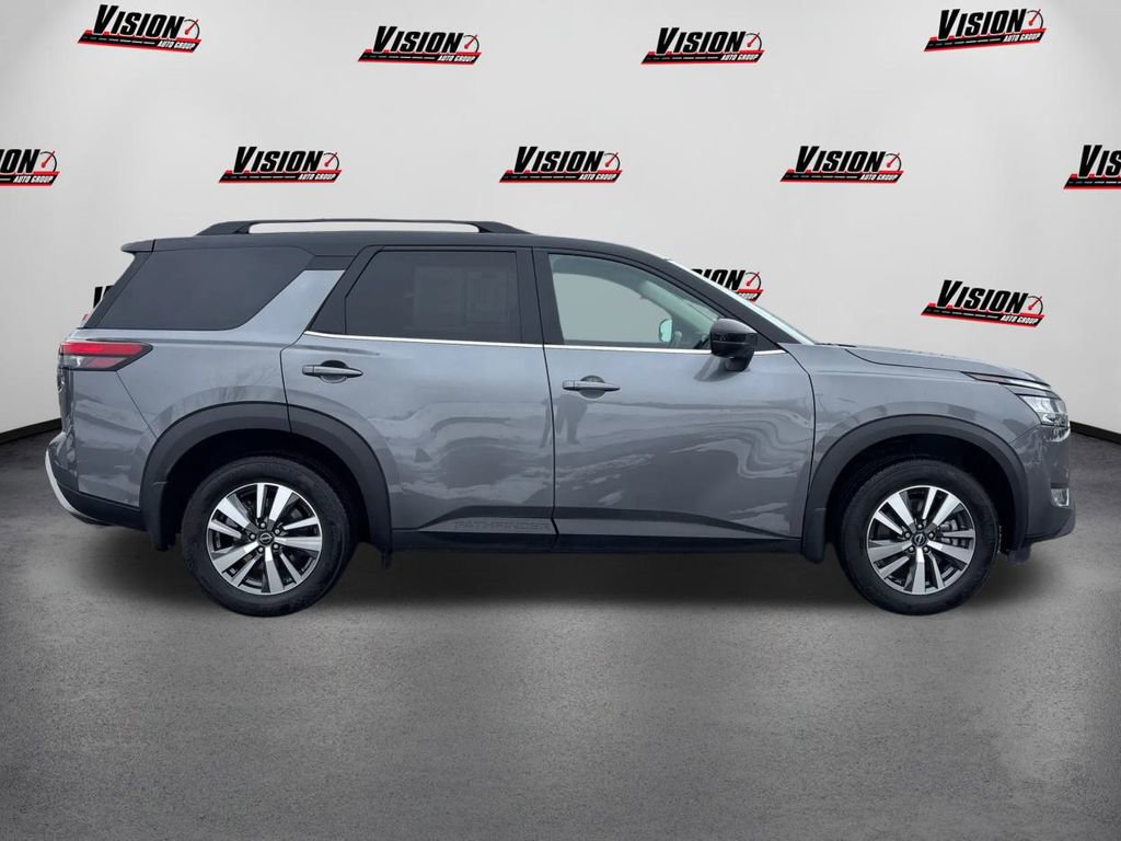 Used 2024 Nissan Pathfinder SL image 4
