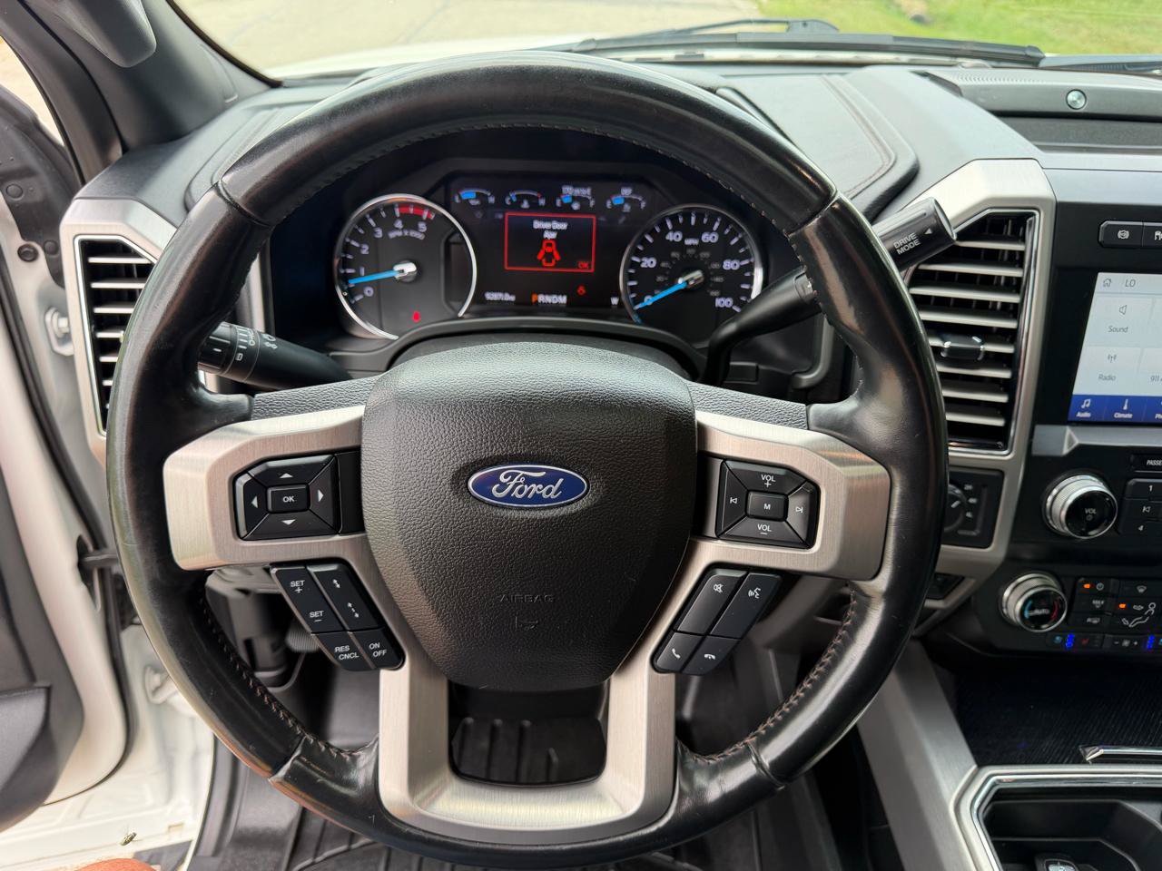 Used 2020 Ford F350 Platinum w/ Tremor Off-Road Package AWD/4WD image 25