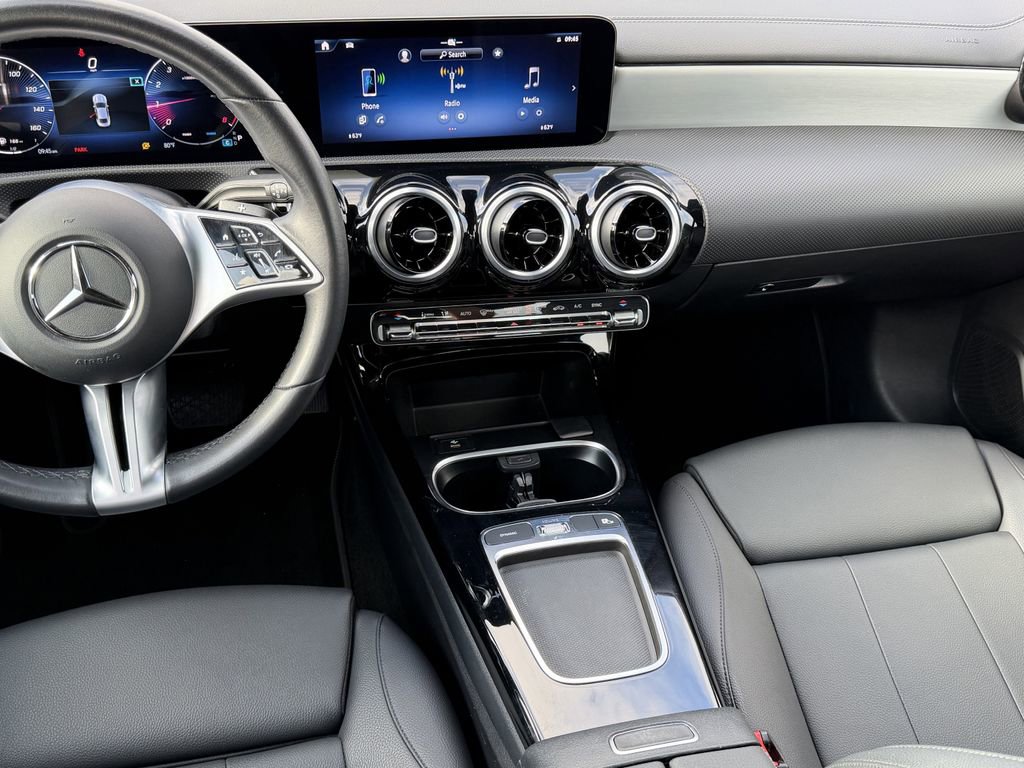 Used 2025 Mercedes-Benz CLA 250 4MATIC image 17