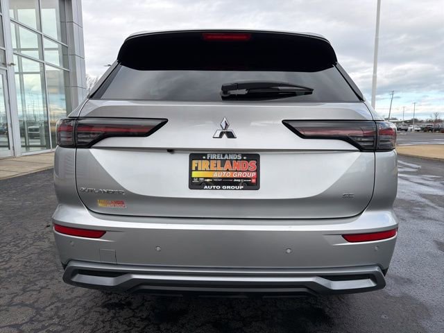Used 2025 Mitsubishi Outlander SE image 6