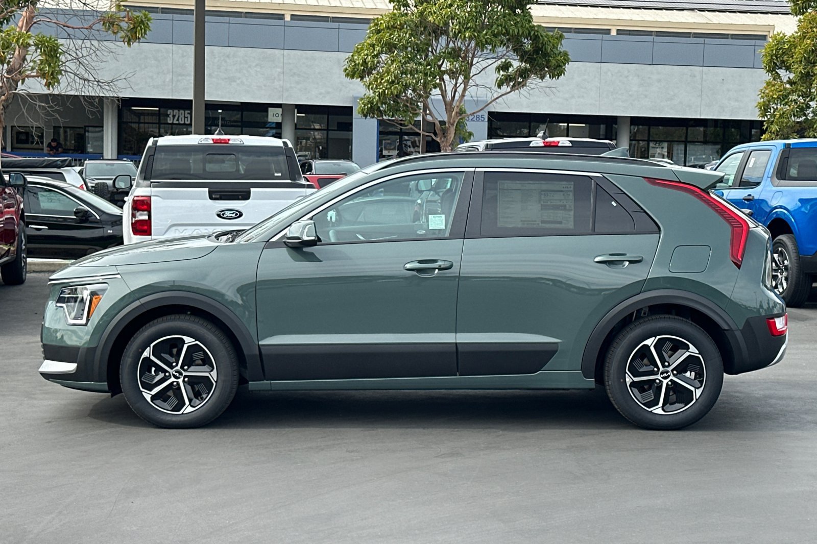 New 2026 Kia Niro EX w/ EX Premium Package FWD image 7