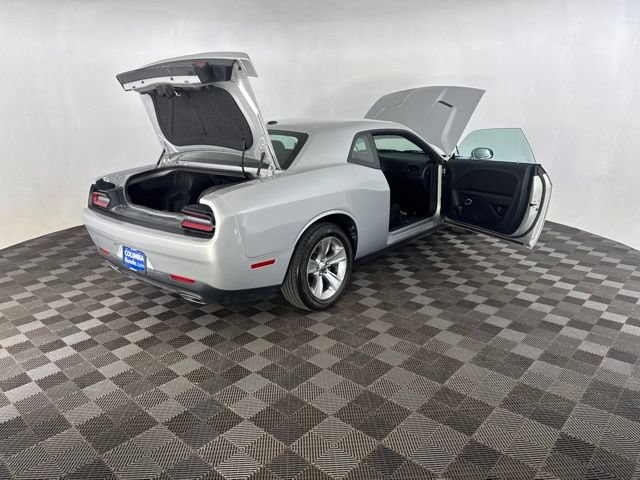 Used 2022 Dodge Challenger SXT RWD image 18